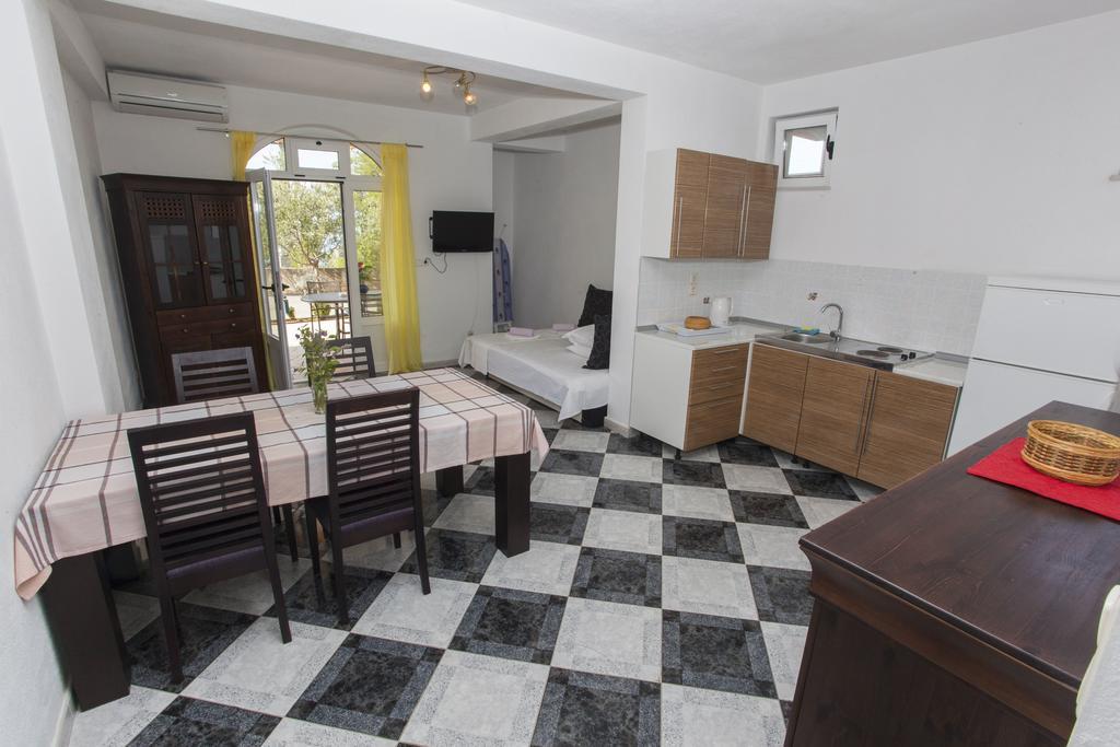 Apartments Damjanovic Makarska Zewnętrze zdjęcie